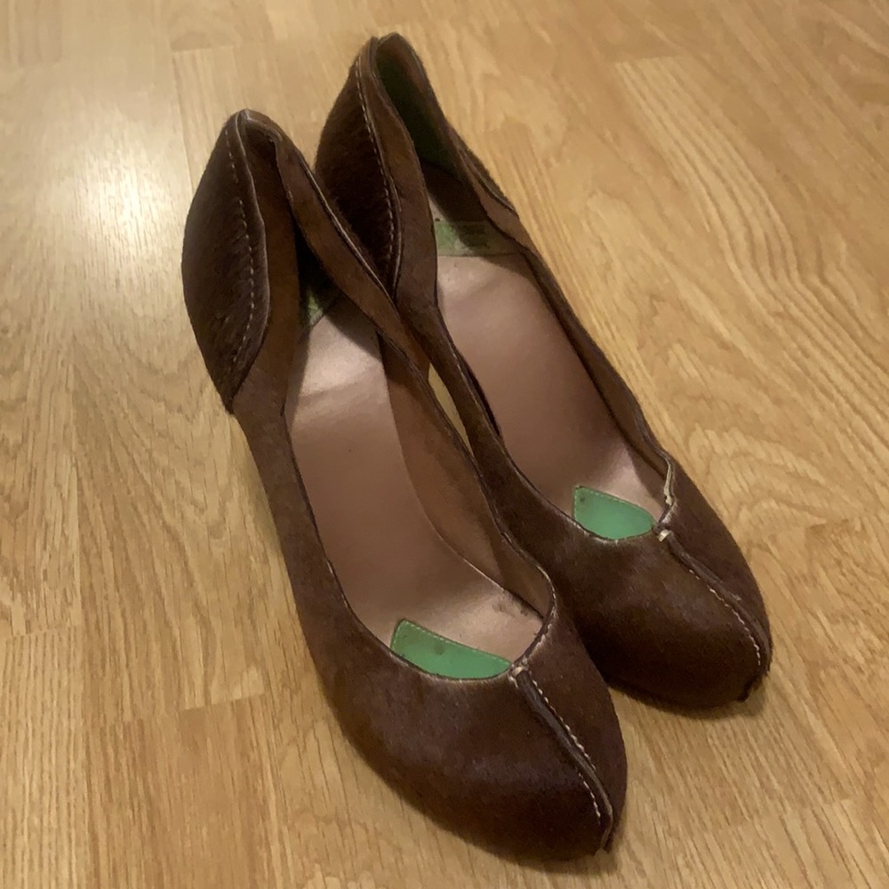 Brown calf hair guillaume hinfray pumps, gold ring